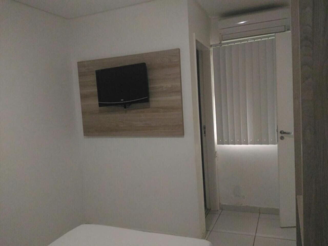 standard single room | bathroom | shower, hair dryer, towels