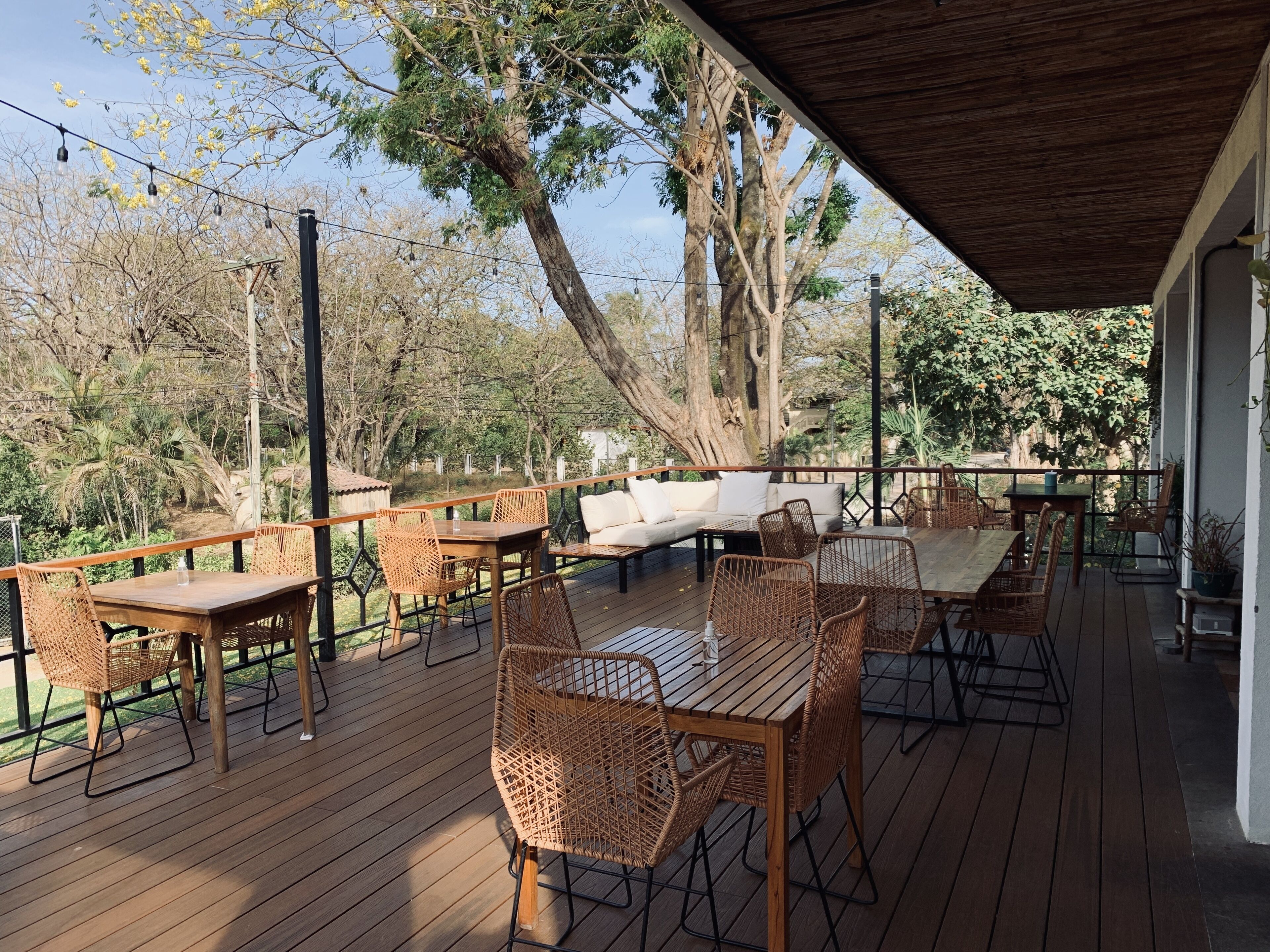 breakfast, lunch, dinner served; international cuisine, pool views