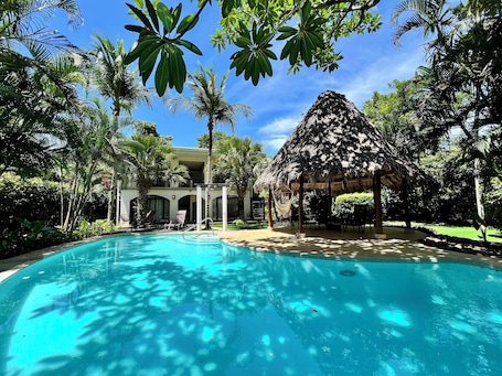 Outdoor pool, pool umbrellas, sun loungers