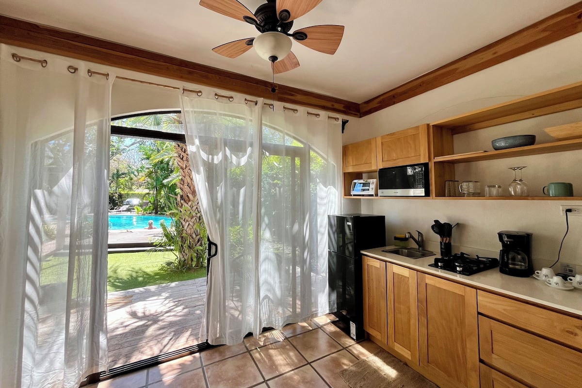 Villa One Bedroom, 1 King Bed | Private kitchen