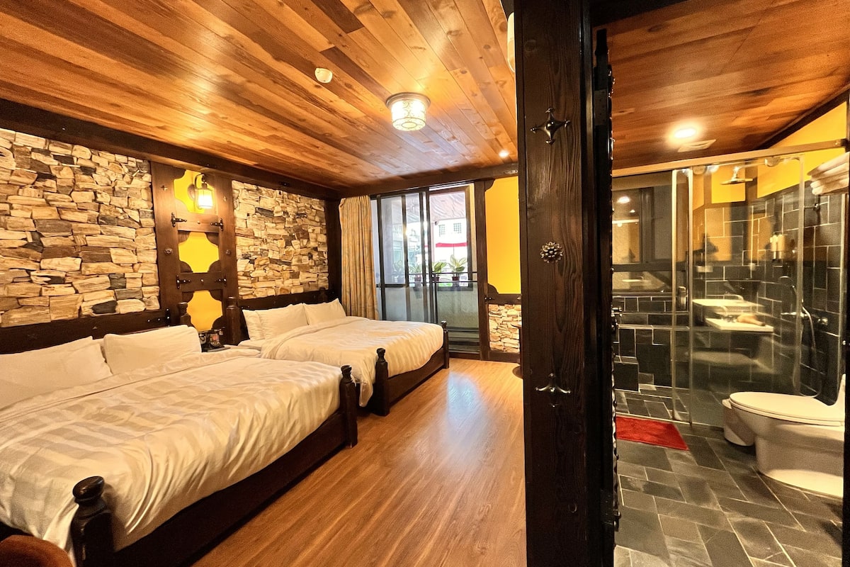 quadruple room, 2 double beds | 1 bedroom, individually decorated, soundproofing, free wifi