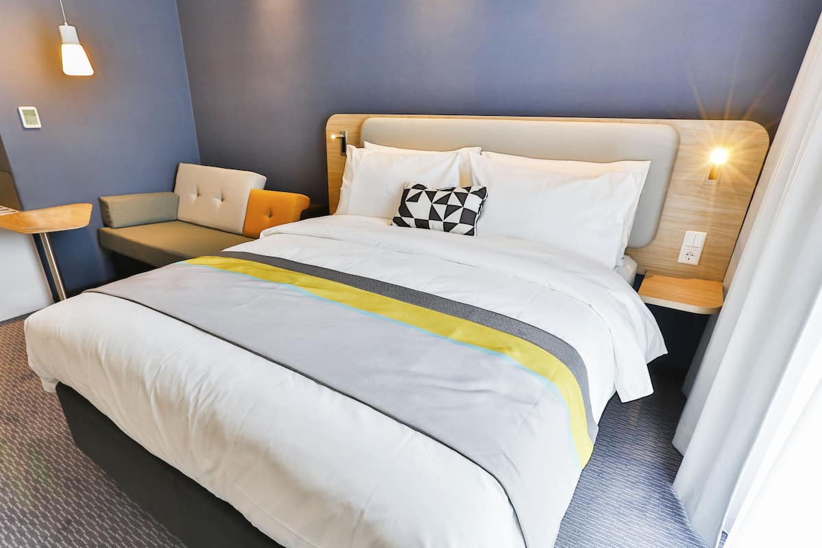 standard room, 1 double bed with sofa bed | 1 bedroom, in-room safe, desk, blackout curtains