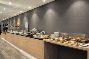 Free daily buffet breakfast