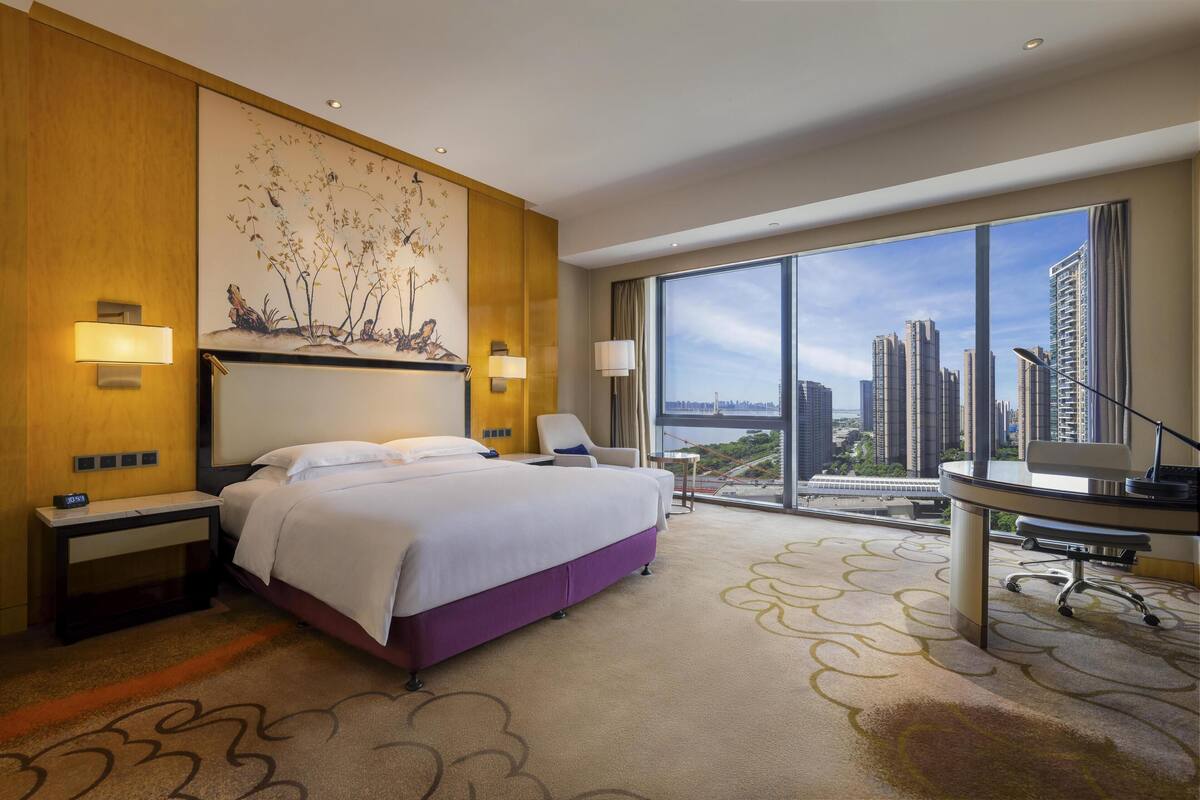 Deluxe Room, 1 King Bed