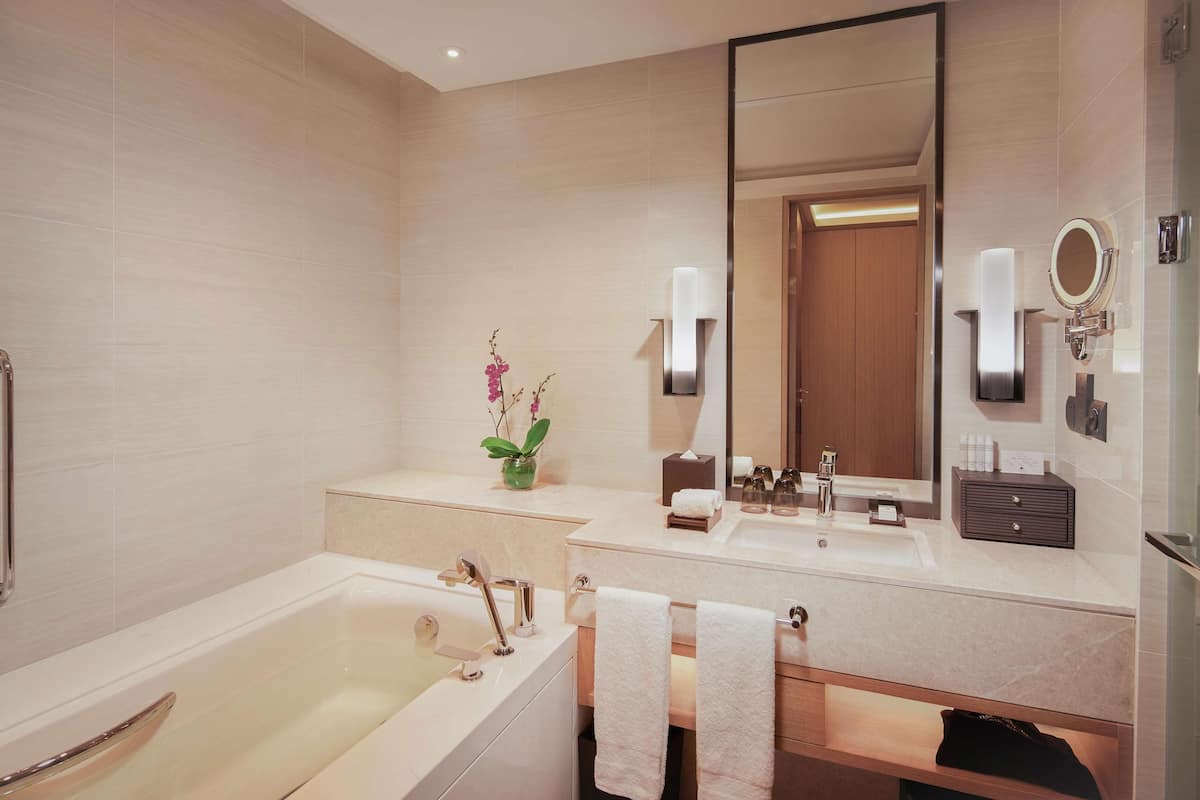 Premium bedding, down duvets, minibar, in-room safe