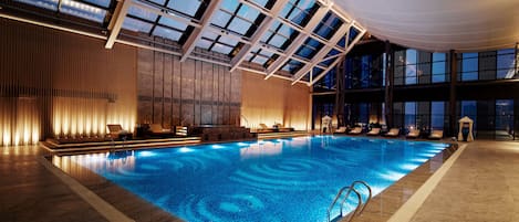 2 indoor pools