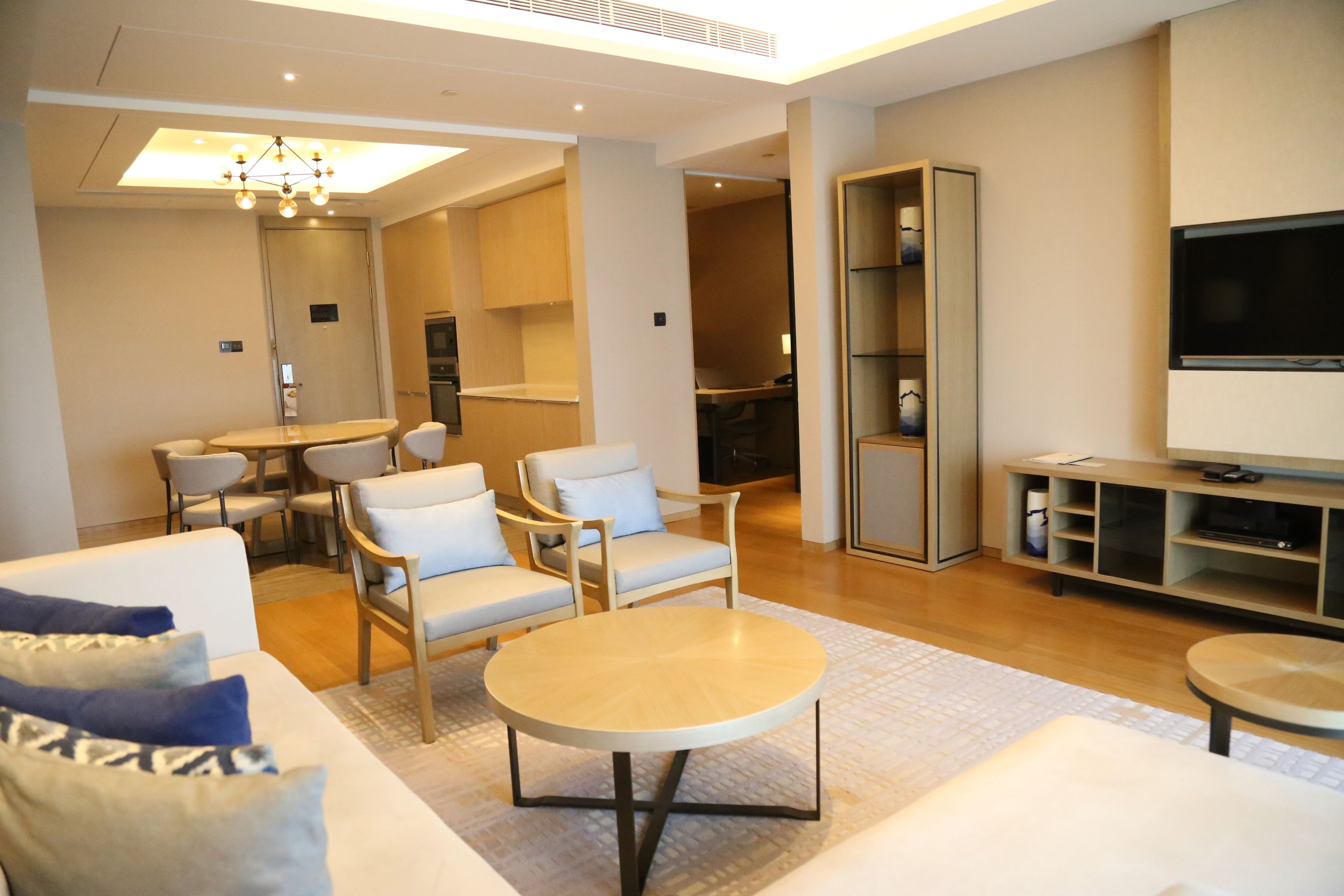 Deluxe Three Bedroom Suite | Living area | LCD TV
