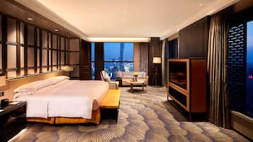 Presidential Suite | Premium bedding, down comforters, minibar, in-room safe