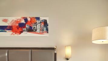 1 bedroom, premium bedding, minibar, in-room safe