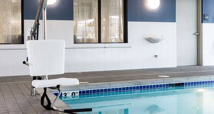 Hampton Inn & Suites La Crosse Downtown