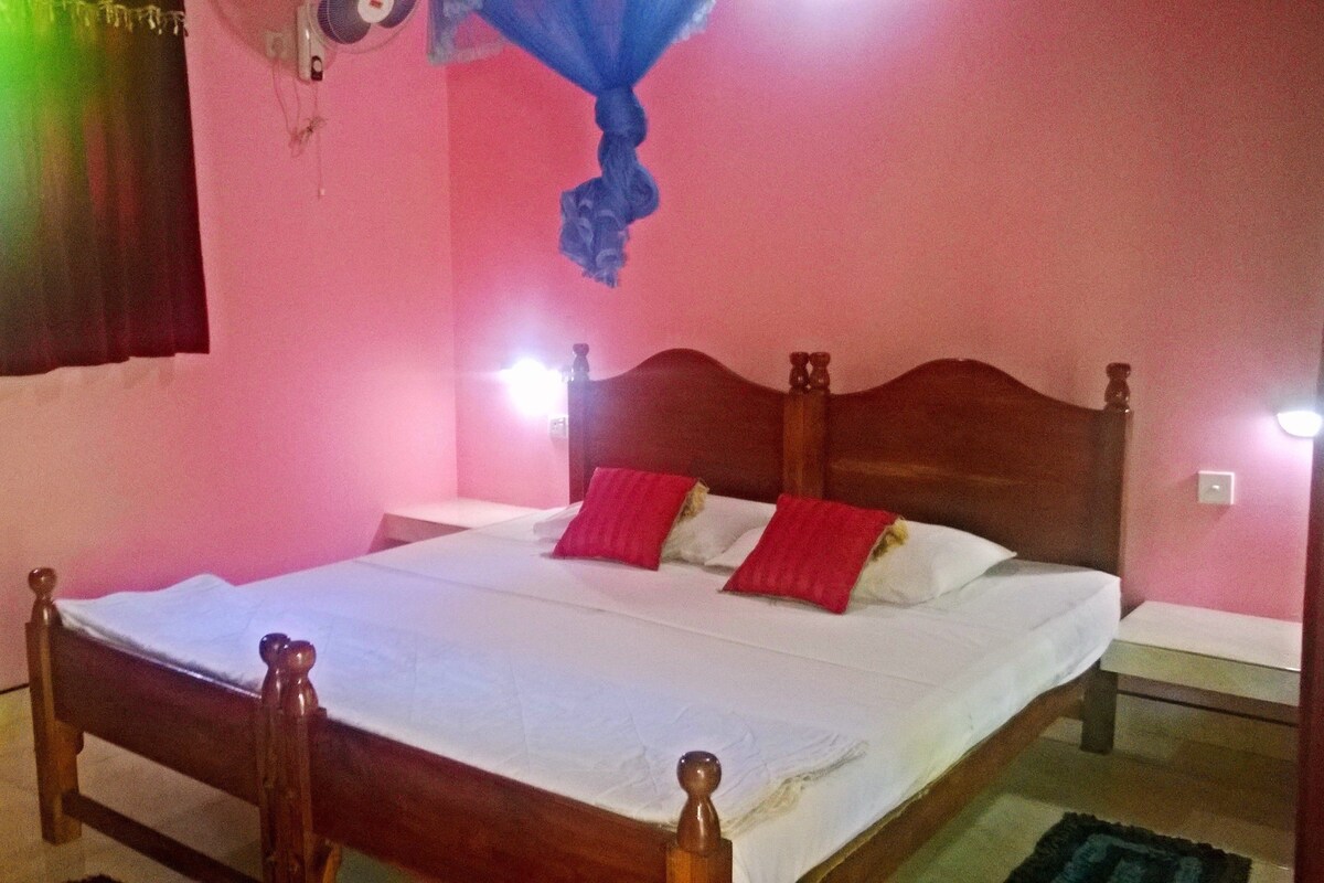 Standard Double or Twin Room, 1 Double Bed, Non Smoking, Garden View | Desk, free WiFi, bed sheets