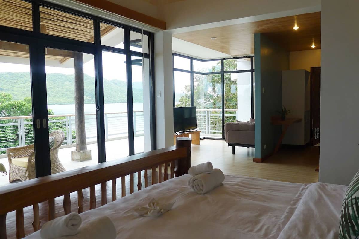 Premium bedding, memory-foam beds, minibar, in-room safe