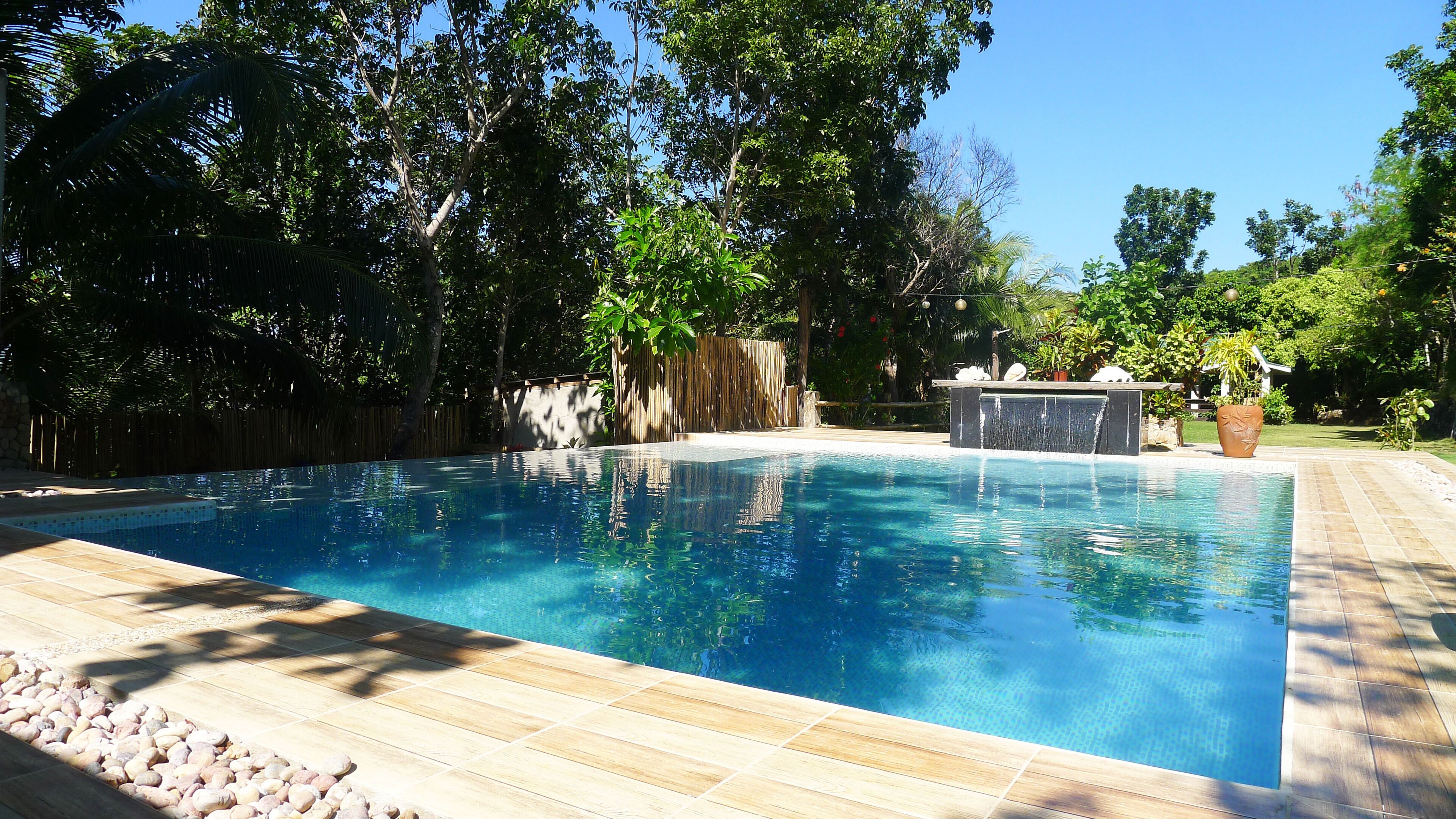 outdoor pool, pool loungers