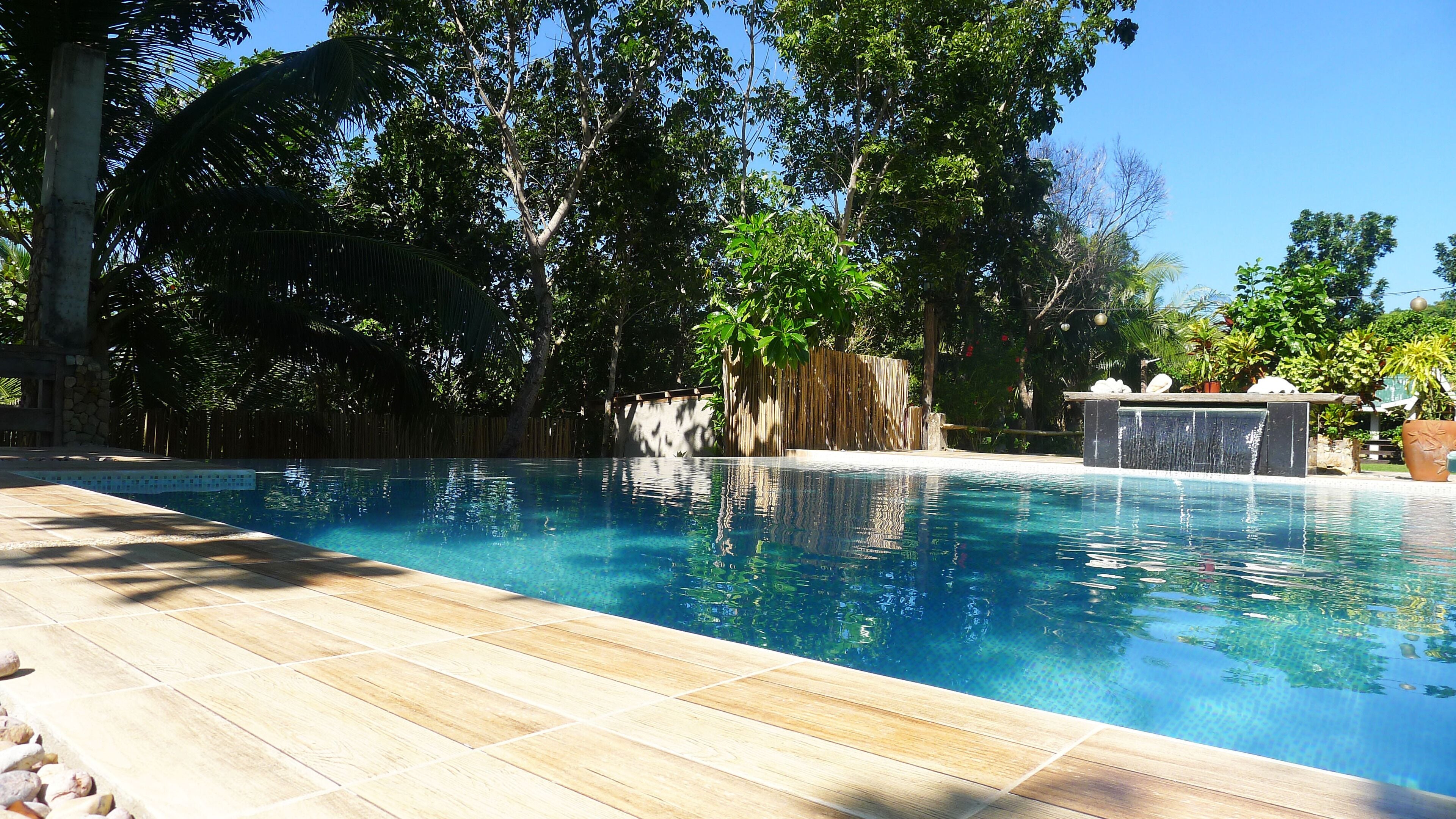 outdoor pool, pool loungers