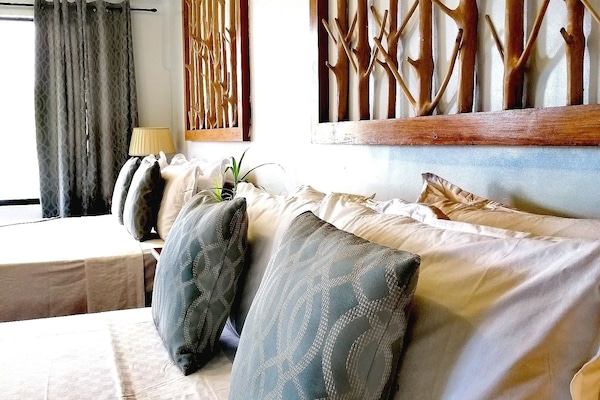 1 bedroom, premium bedding, memory-foam beds, minibar