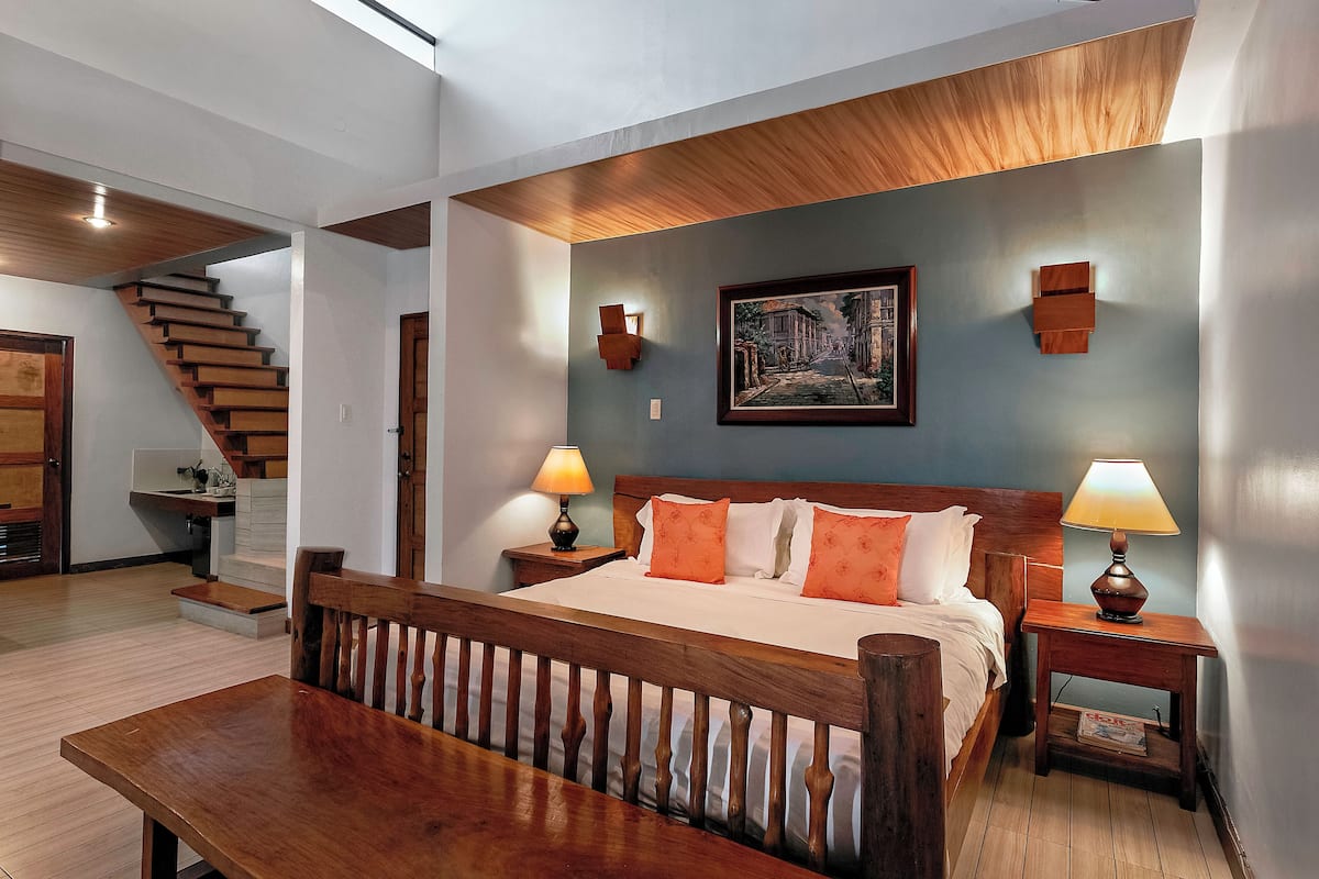 Familie villa, 1 slaapkamer, balkon, uitzicht op zee (Hot Tub) | 1 slaapkamer, luxe beddengoed, bedden met traagschuimmatras, een minibar