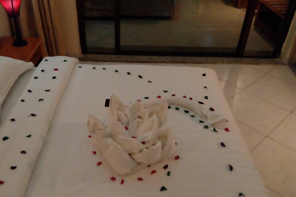 Deluxe Room, 1 Bedroom | Cribs (free), rollaway beds (surcharge), WiFi (free)