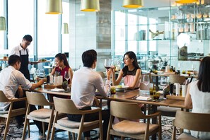 4 restaurants, breakfast, lunch, dinner served; international cuisine 