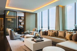 1 habitación, ropa de cama de alta calidad, cubrecamas y minibar 