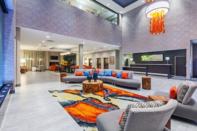 Holiday Inn Houston NE - Bush Airport Area by IHG