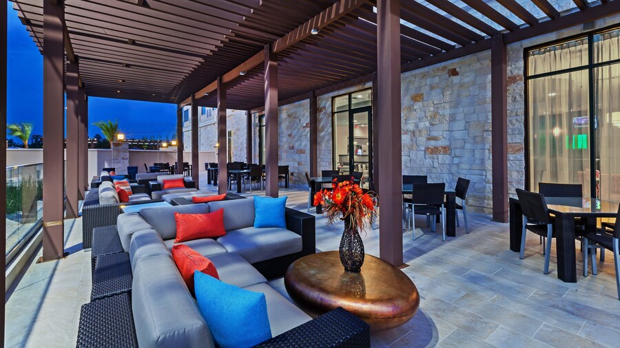 Holiday Inn Houston NE - Bush Airport Area by IHG