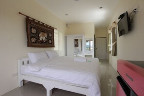 Studio | Desk, rollaway beds, free WiFi, wheelchair access - Him Doi House (Doi Saket)