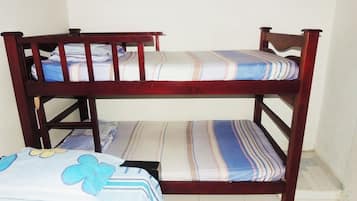 Casa família, 4 quartos | 4 quartos, Wi-Fi de cortesia