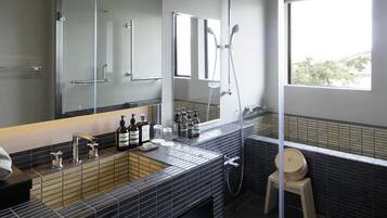 Separate tub and shower, deep soaking tub, free toiletries, hair dryer