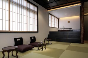 Flat-screen TV - Yuzuya Ryokan Kanazawa Ryokusone (Kanazawa)
