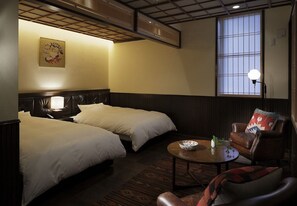 In-room safe, individually decorated, free WiFi, bed sheets - Yuzuya Ryokan Kanazawa Ryokusone (Kanazawa)