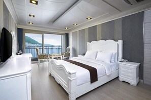 In-room safe, individually decorated, free WiFi - Busan Beach Hotel Busan Songdo (Busan)