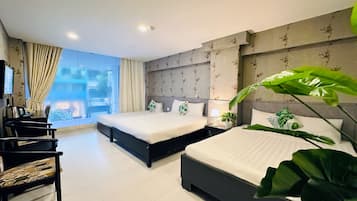 Quarto conforto, várias camas | Escrivaninha, quartos à prova de som, Wi-Fi de cortesia, roupa de cama