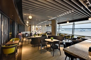 2 restaurants; breakfast, lunch, dinner and brunch served  - Plaza Premium Lounge KLIA - Wellness Spa (Sepang)