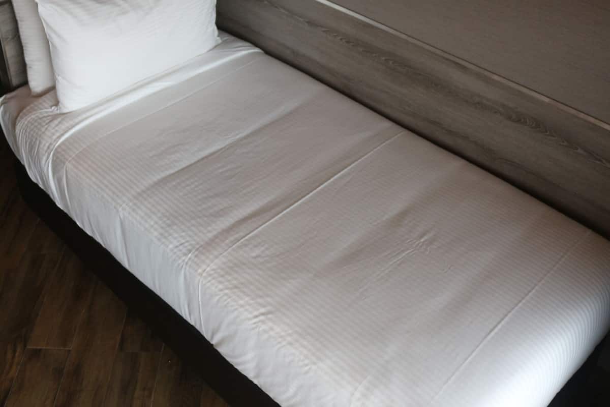 suite 10 hours | desk, soundproofing, free wifi