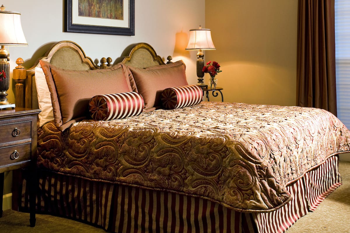 Premium bedding, individually decorated, individually furnished, desk