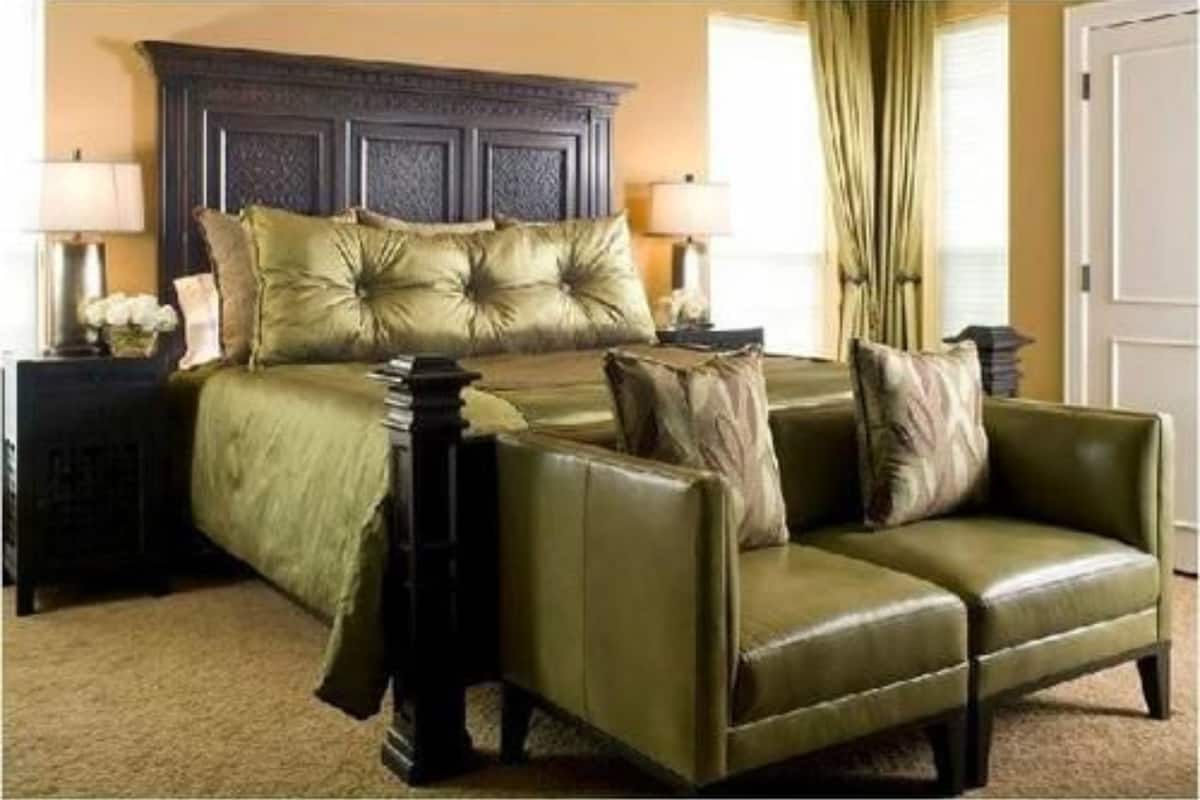 Premium bedding, individually decorated, individually furnished, desk
