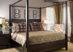 Room, Private Bathroom (Room 203B) | Premium bedding, individually decorated, individually furnished, desk - La Maison in Midtown an urban B&B (Houston)