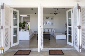 Flat-screen TV - Arabella on Boossa (Boossa)