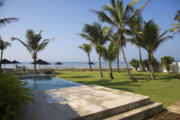 Property grounds - Arabella on Boossa (Boossa)