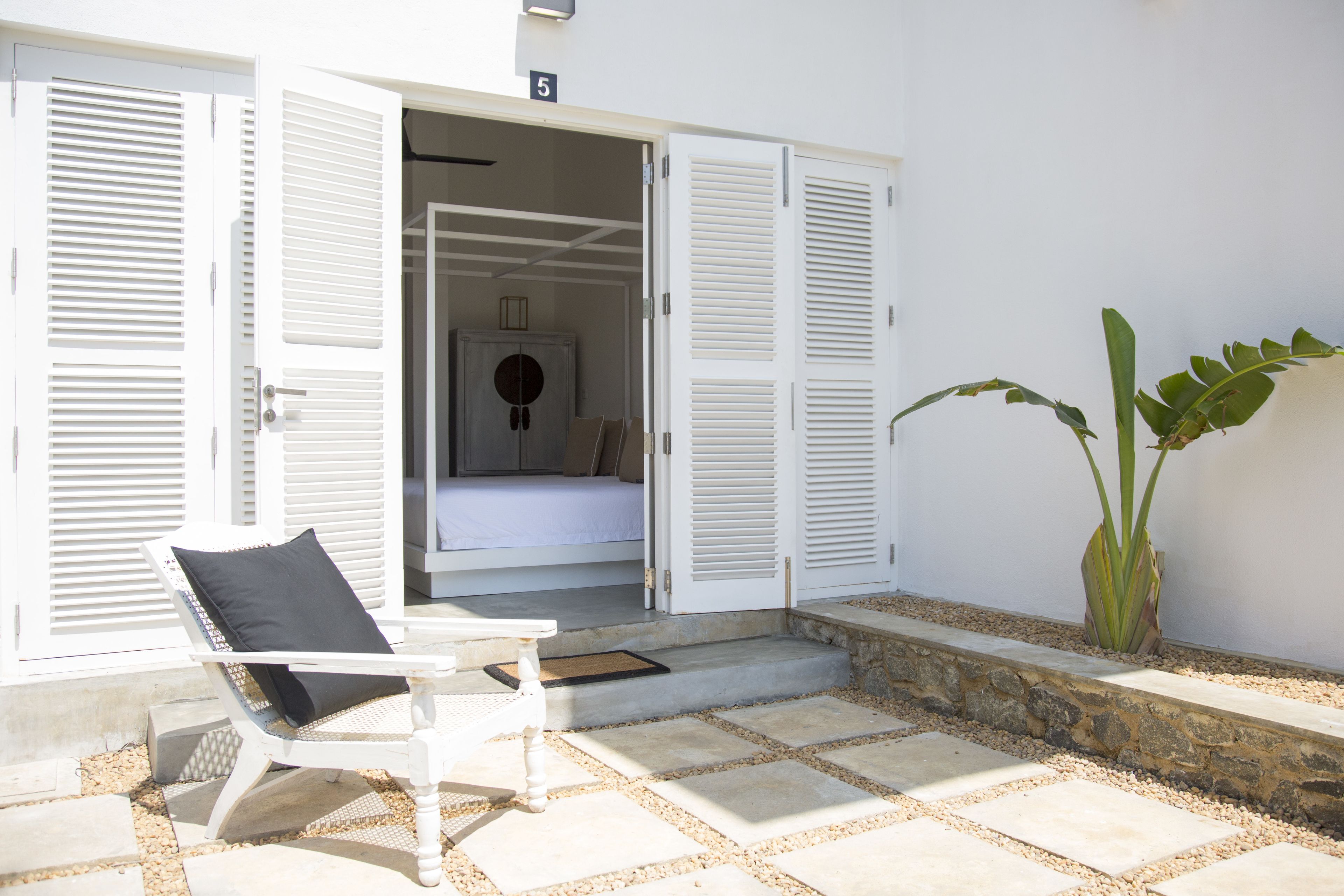 king room with sea & garden view | terrace/patio