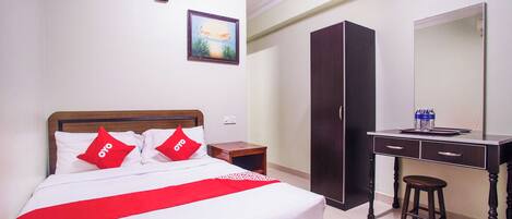 Habitación estándar doble, 1 cama de matrimonio | Wifi gratis y ropa de cama