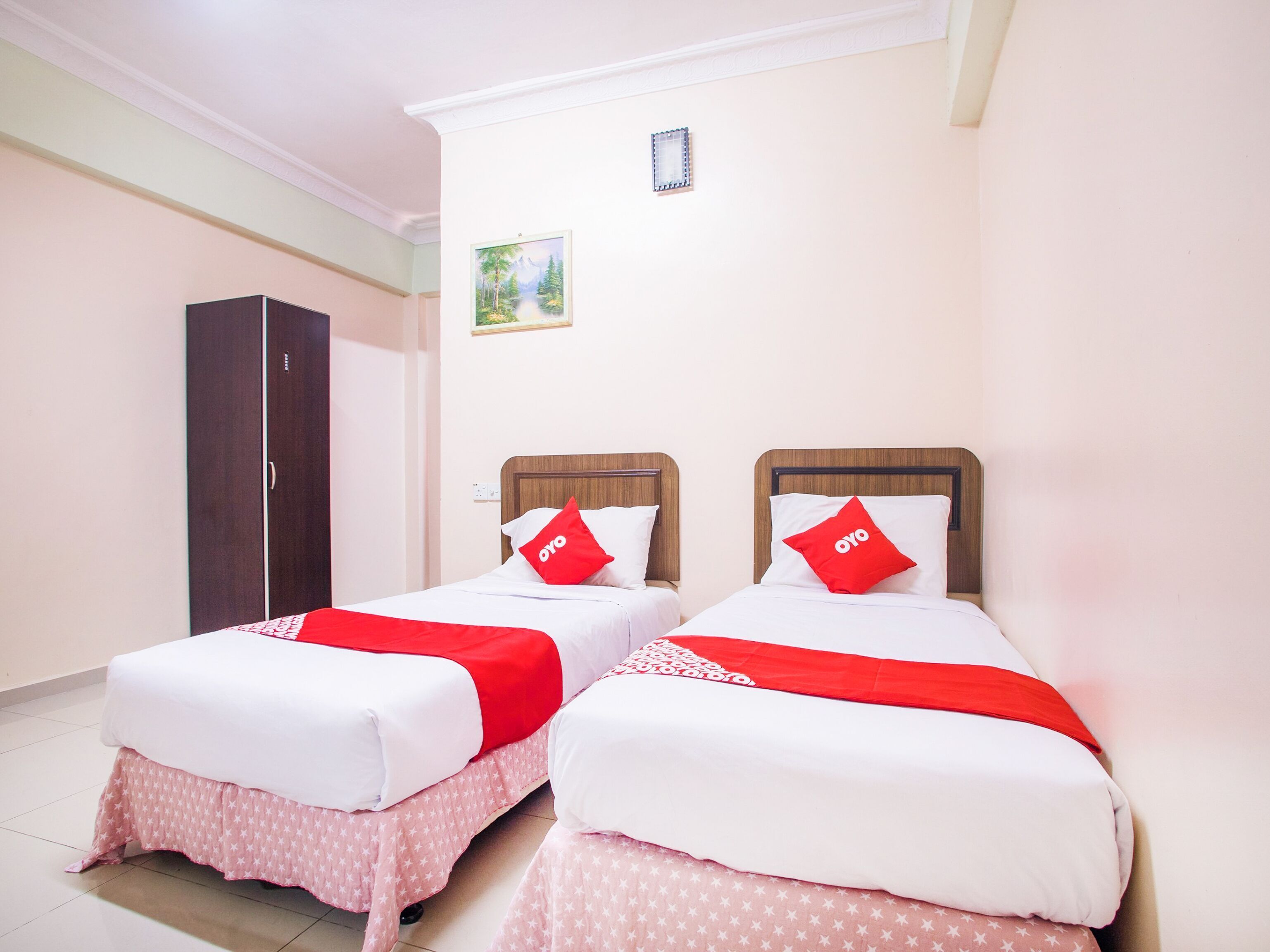 Free WiFi, bed sheets