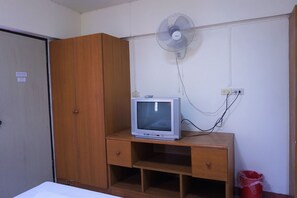 Standard Double Room with Fan | Wi-Fi gratuito