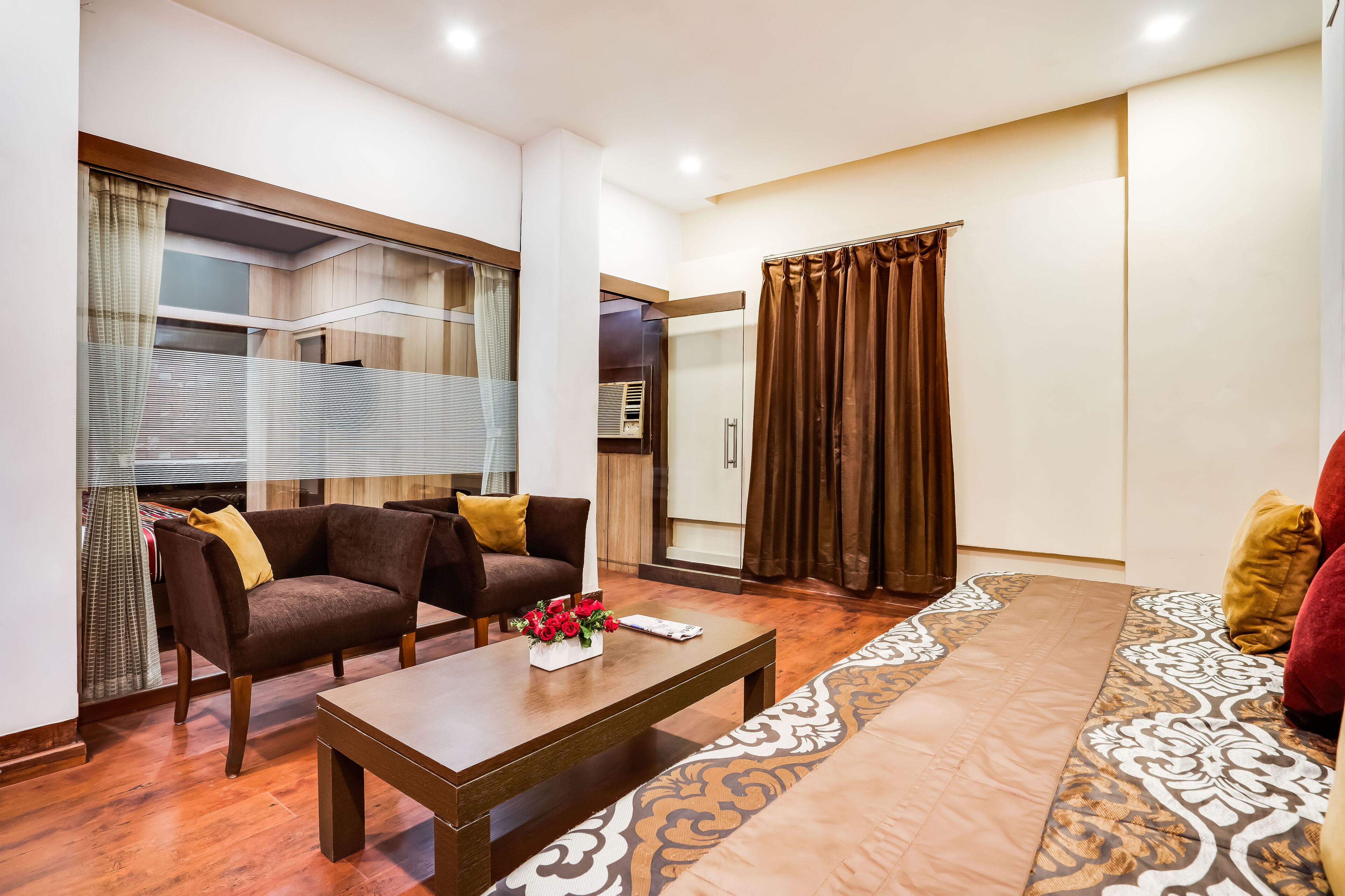 套房 | 办公桌、隔音、免费 WiFi、床单