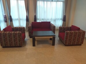 Premium bedding, in-room safe, desk, laptop workspace - Sobralia Hotels Casino Resort & Spa (Namchi)