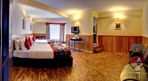 1 bedroom, premium bedding, in-room safe, desk - Summit Newa Regency (Geyzing)