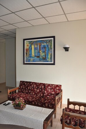 Interior - YKD Tourist Rest (Hikkaduwa)