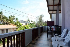 Balcony - YKD Tourist Rest (Hikkaduwa)