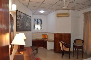 Interior - YKD Tourist Rest (Hikkaduwa)