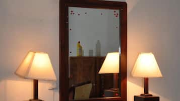 Desk, rollaway beds, free WiFi